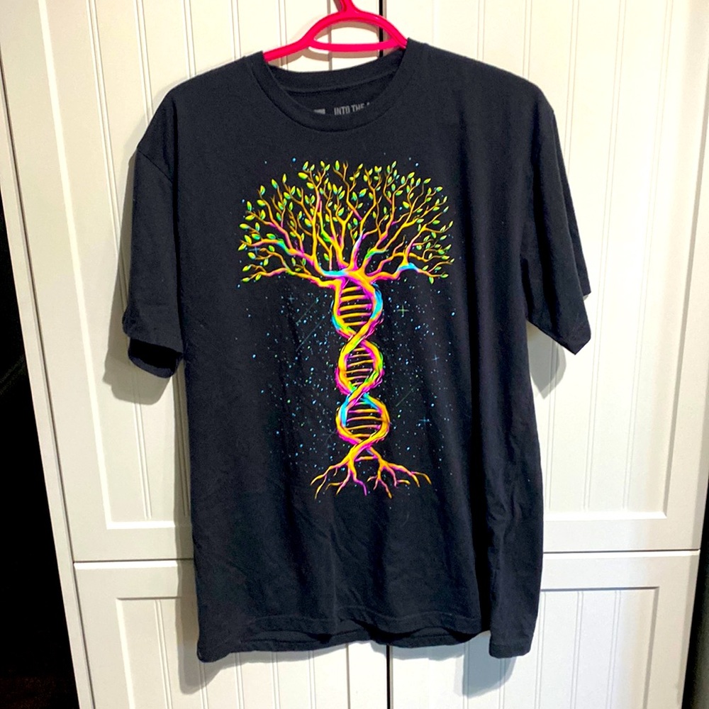 Xl tree DNA Into the AM T-shirt